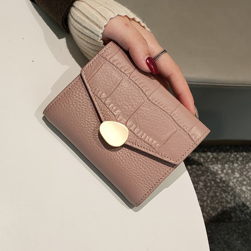 コンパクト財布 クロコ型押し ゴールドクラスプ 三つ折り財布