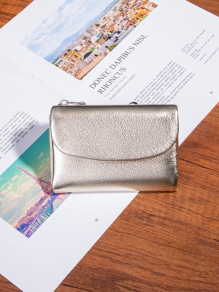 コンパクト 財布 光沢メタリック三つ折りミニ財布