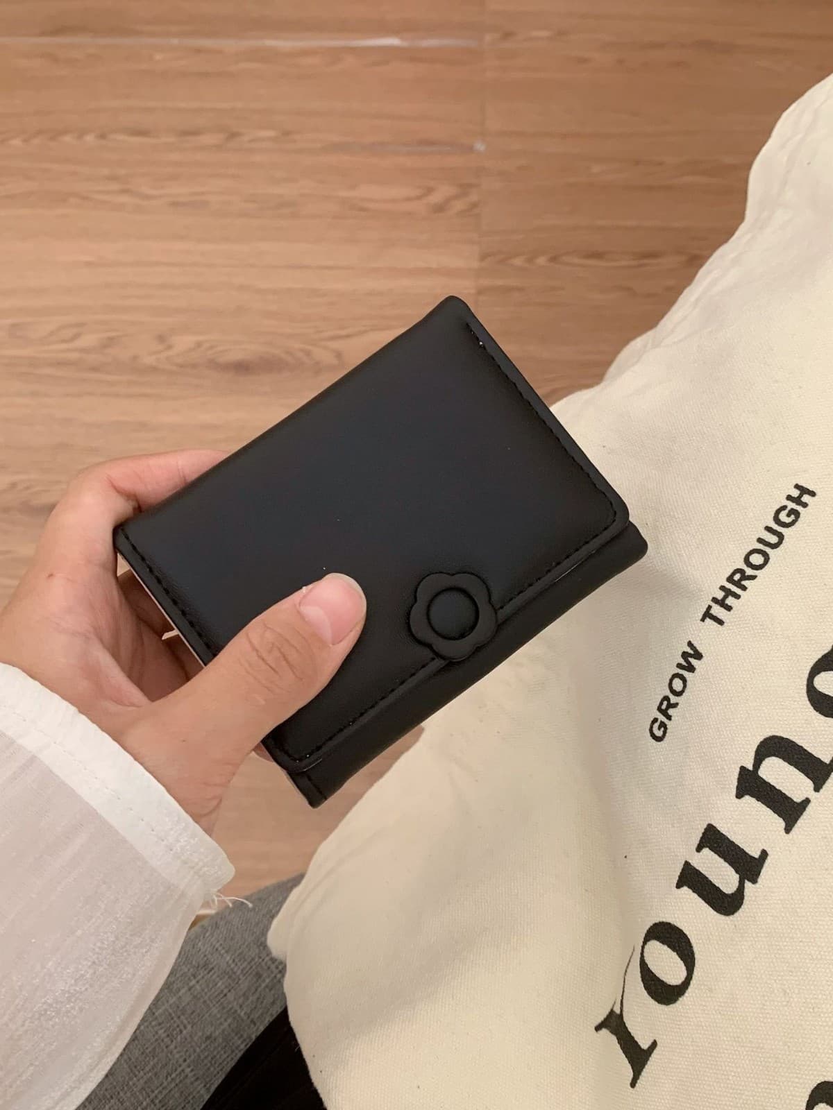 コンパクト 財布 三つ折り フラワークラスプ ミニ財布