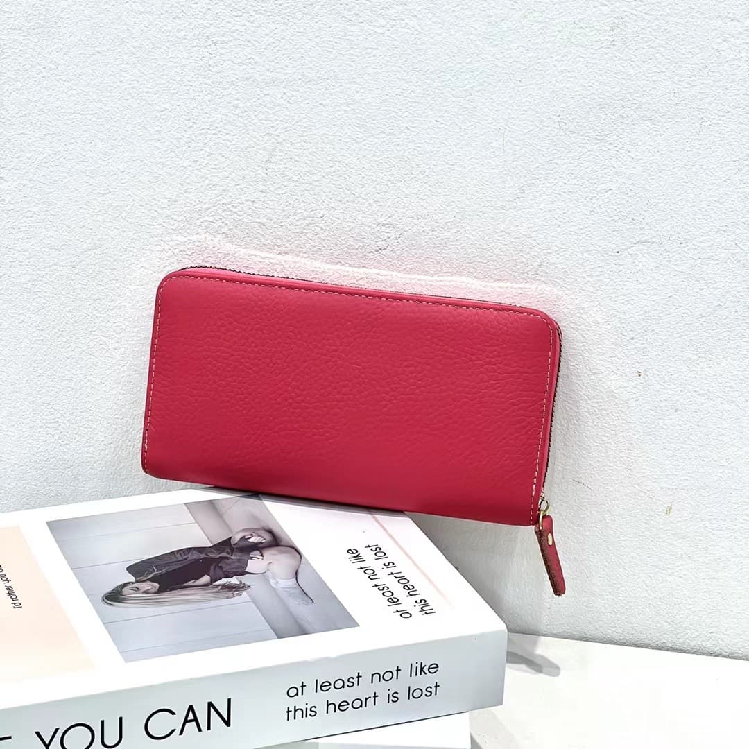 コンパクト 財布 上品な型押し本革長財布