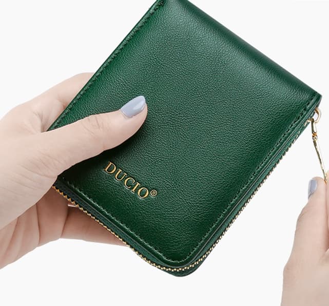 コンパクト 財布 シンプル機能性二つ折り財布