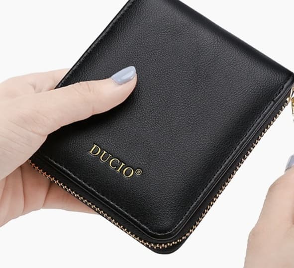 コンパクト 財布 シンプル機能性二つ折り財布