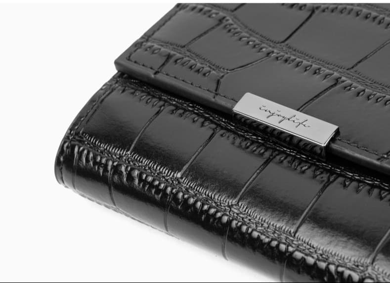 コンパクト 財布 三つ折り 高級感漂う型押し三つ折りミニ財布