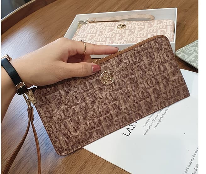 コンパクト 財布 上品な総柄デザイン ジッパー付き長財布