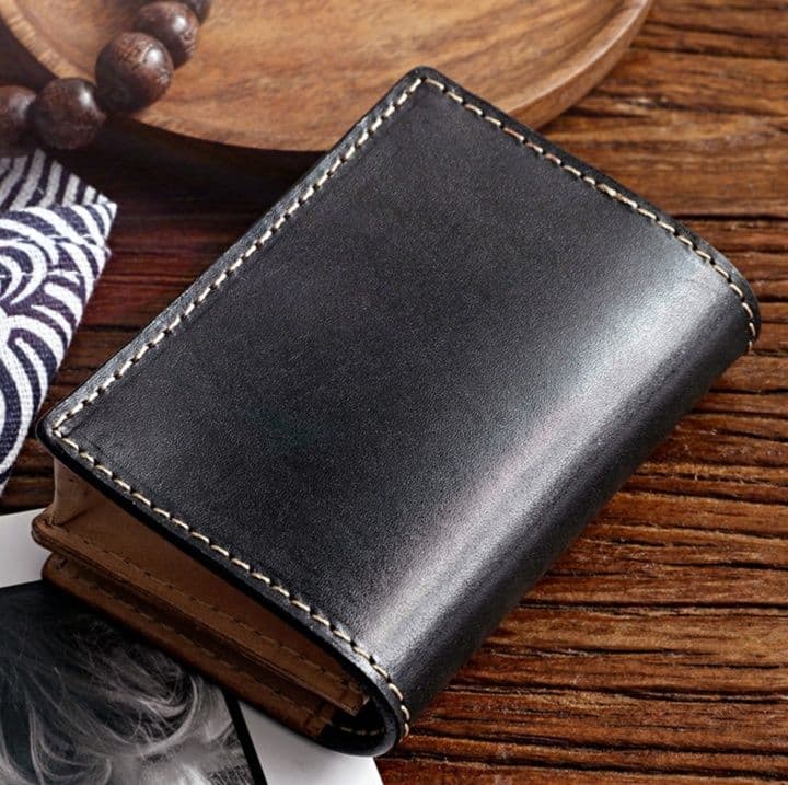 コンパクト 財布 匠の技が光る本革コンパクト二つ折り財布