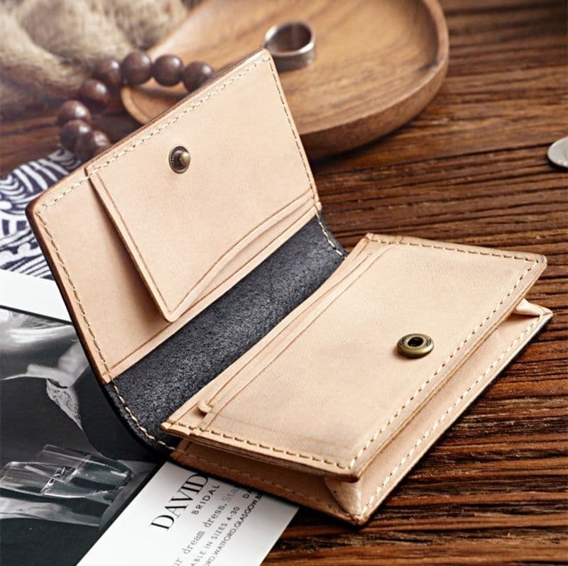 コンパクト 財布 匠の技が光る本革コンパクト二つ折り財布