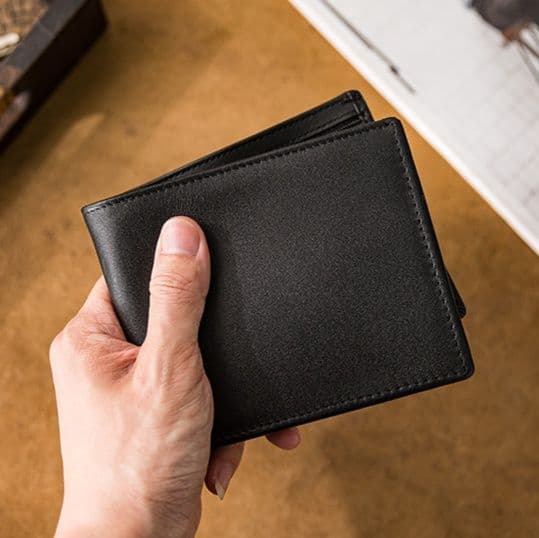 コンパクト 財布 職人技が光る上質レザー二つ折り財布