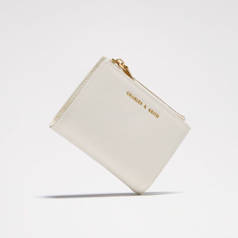 コンパクト 財布 上質レザー ミニマル二つ折り財布