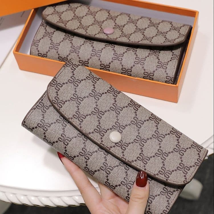 コンパクト 財布 洗練モノグラム柄フラップ長財布