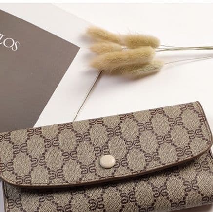 コンパクト 財布 洗練モノグラム柄フラップ長財布