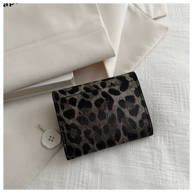 コンパクト 財布 ヒョウ柄型押し三つ折りミニ財布