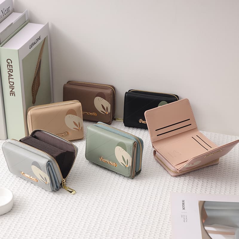 コンパクト財布 優美な花柄モチーフ 三つ折りミニ財布