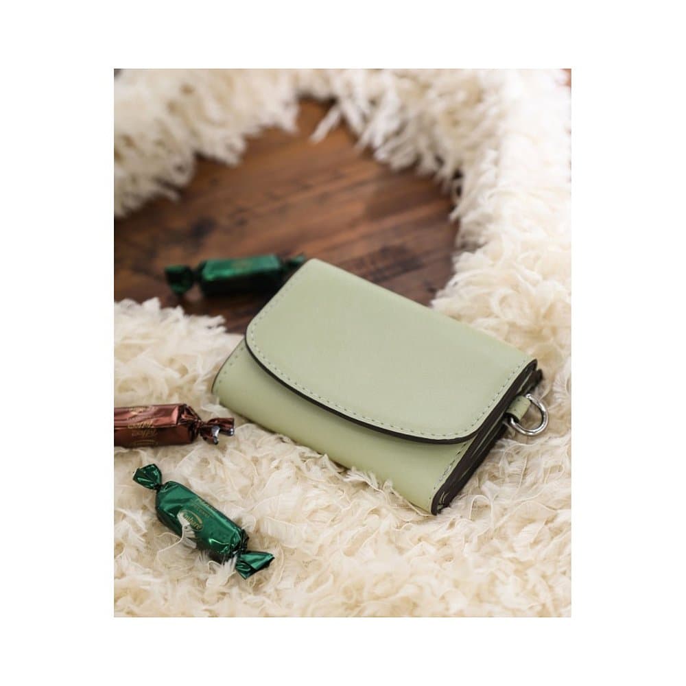 コンパクト 財布 三つ折り 洗練されたデザインの三つ折りミニ財布