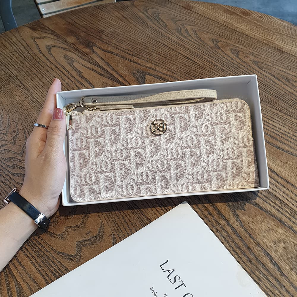 コンパクト 財布 上品な総柄デザイン ジッパー付き長財布