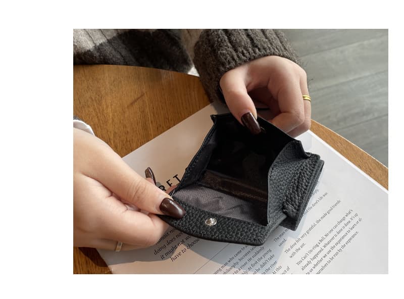 コンパクト 財布 上質な型押し牛革 三つ折りミニ財布