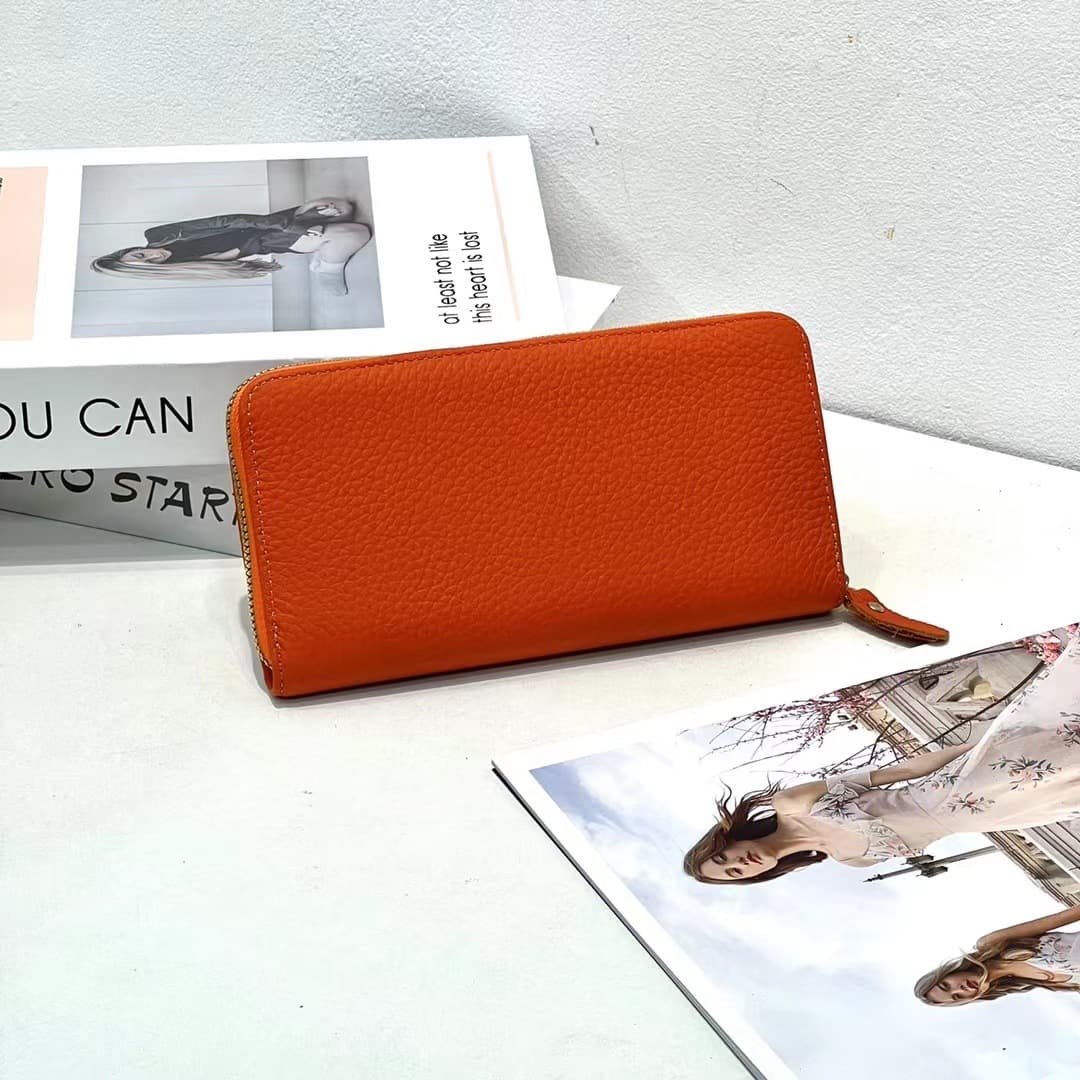 コンパクト 財布 上品な型押し本革長財布