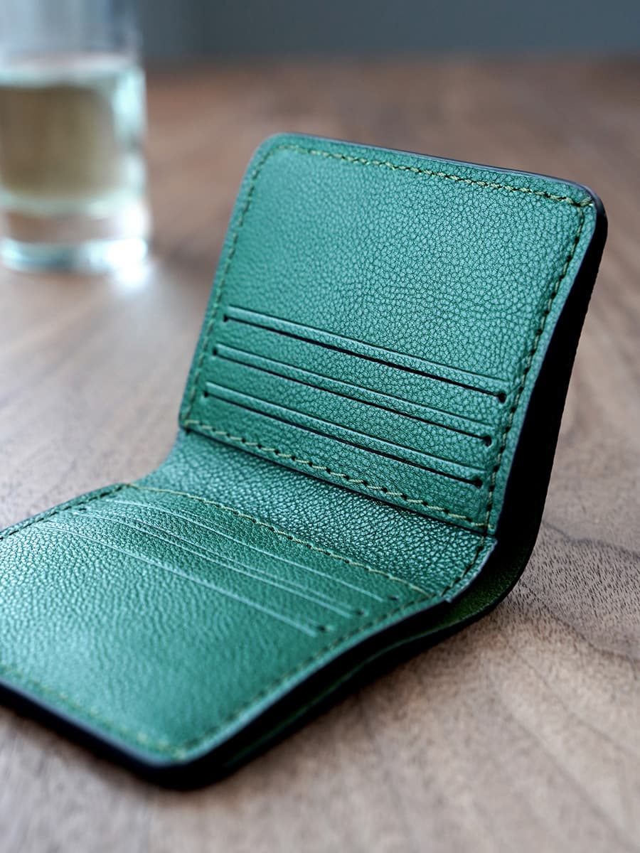 コンパクト 財布 手のひらサイズ本革二つ折り財布