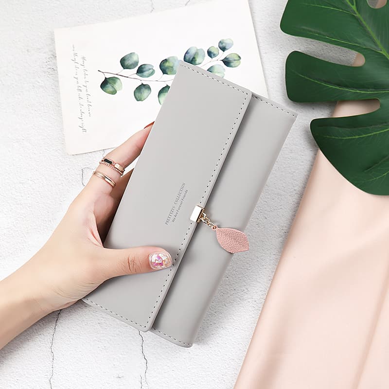 コンパクト 財布 シンプル リーフチャーム レディース財布