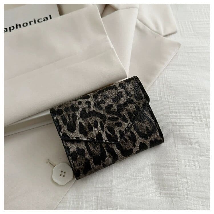 コンパクト 財布 ヒョウ柄型押し三つ折りミニ財布