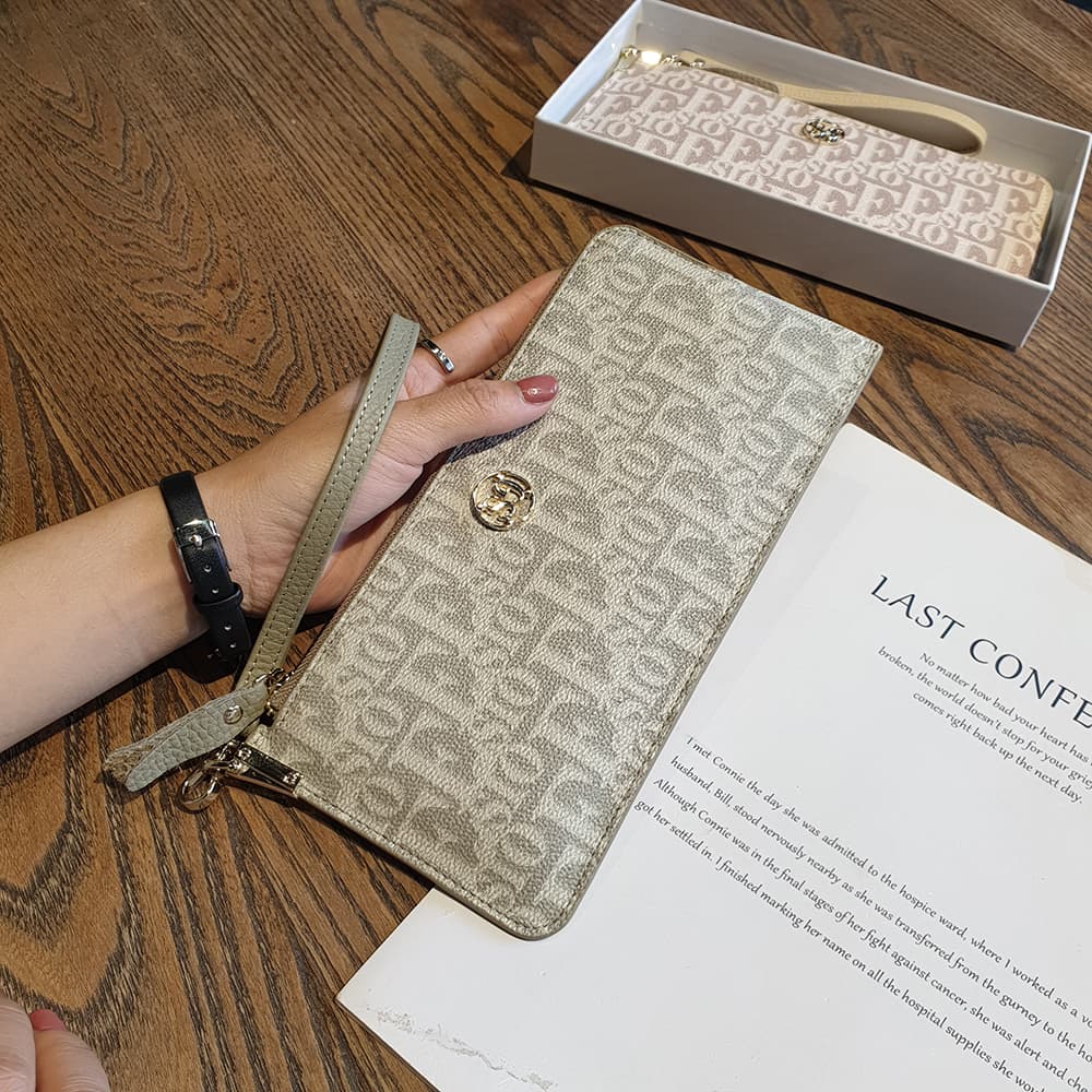 コンパクト 財布 上品な総柄デザイン ジッパー付き長財布