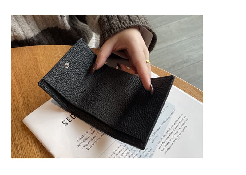 コンパクト 財布 上質な型押し牛革 三つ折りミニ財布