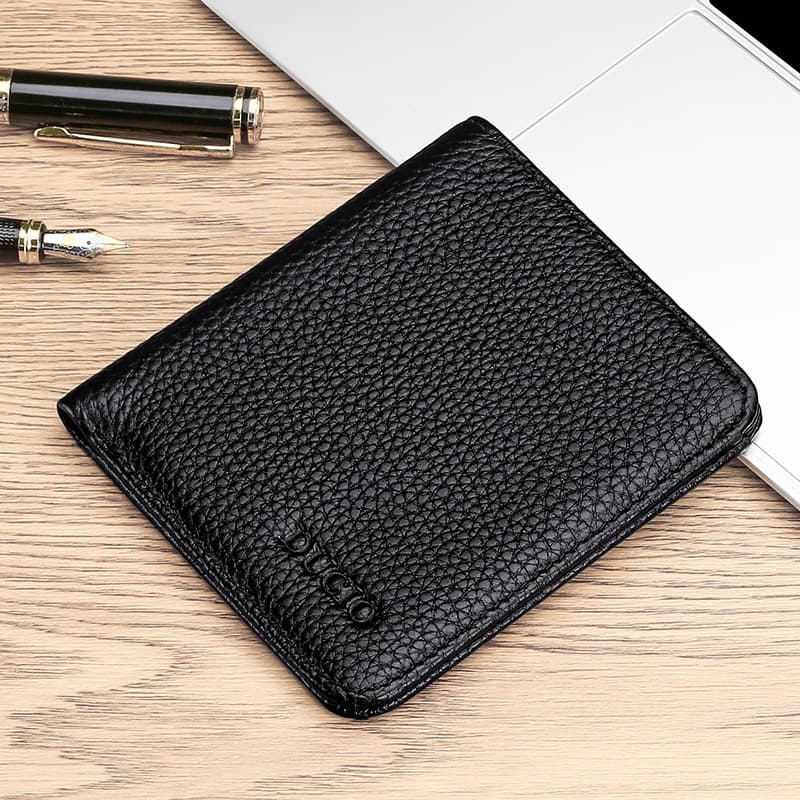 コンパクト 財布 薄型軽量な本革二つ折り財布