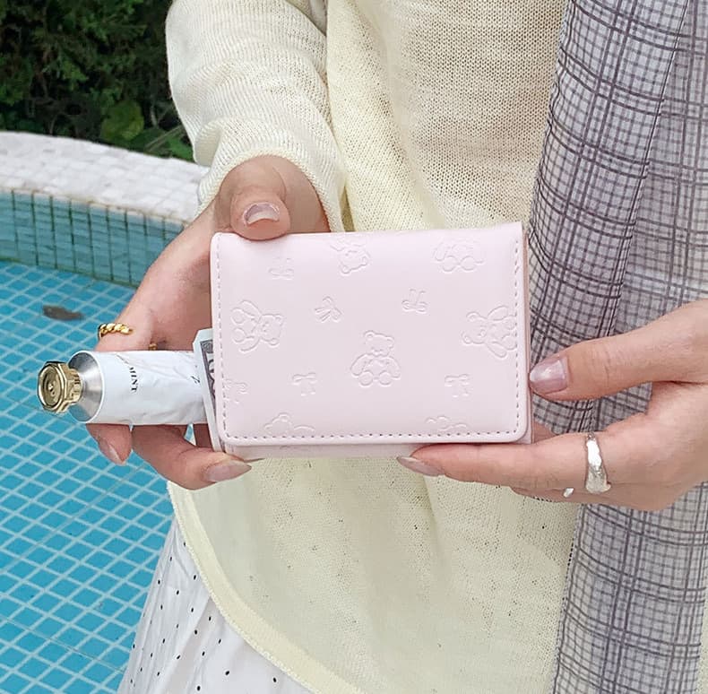 コンパクト 財布 レディース 型押し加工 薄型軽量 三つ折り小銭入れ付き短財布