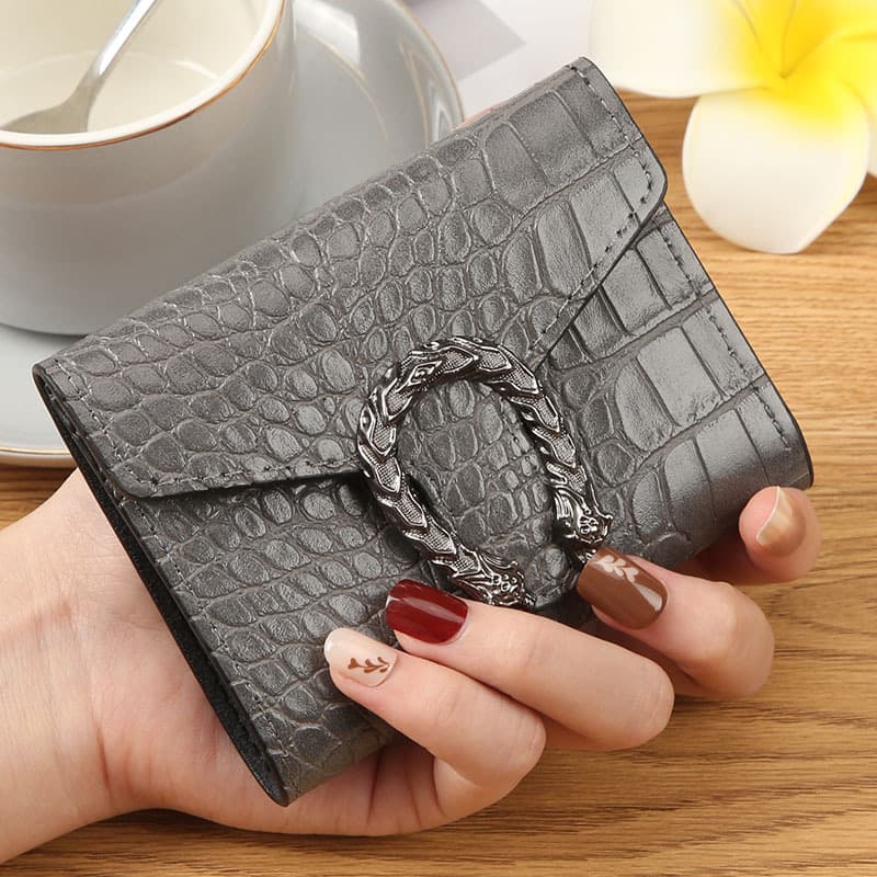 コンパクト 財布 クロコ型押し バックル付き コンパクト財布