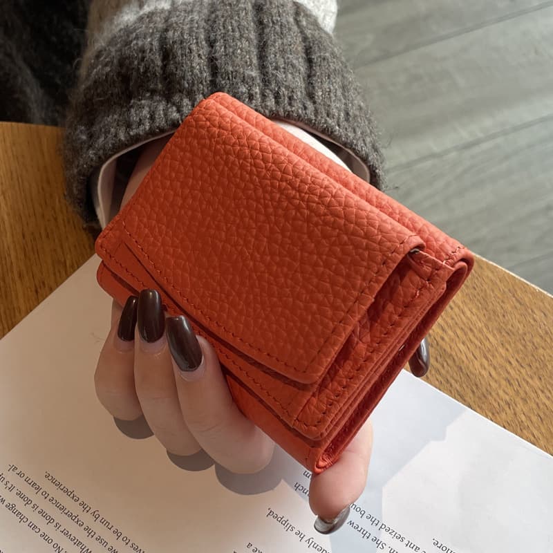 コンパクト 財布 上質な型押し牛革 三つ折りミニ財布