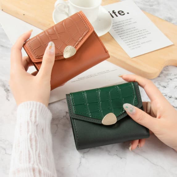 コンパクト 財布 レディース二つ折り財布コンパクト型押しミニ財布