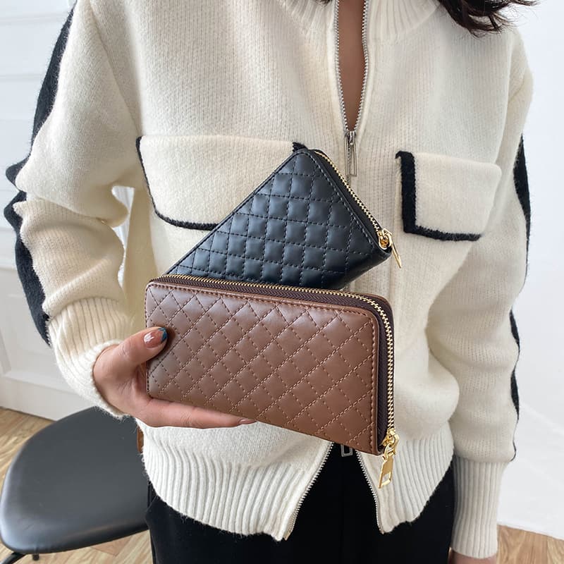 コンパクト 財布 キルティング模様の上品な長財布