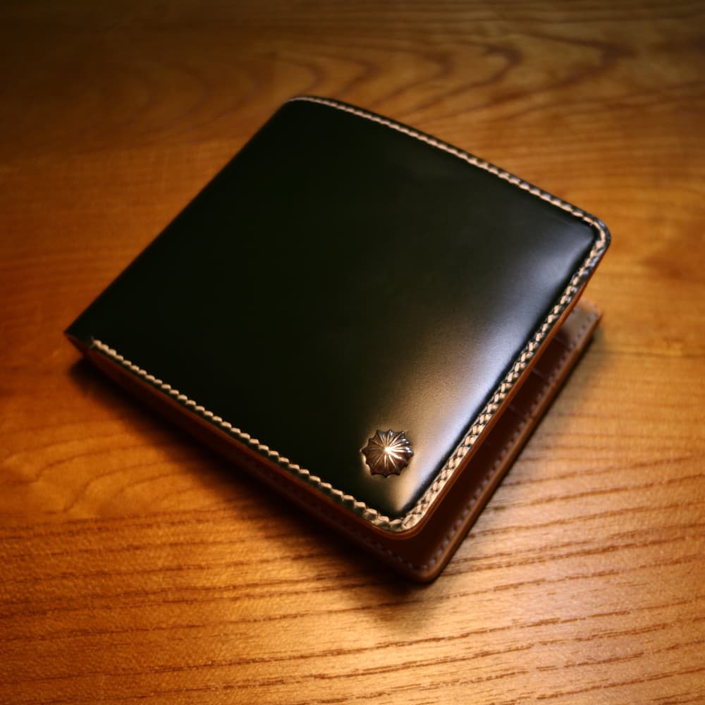 コンパクト 財布 手縫いステッチ本革二つ折り財布