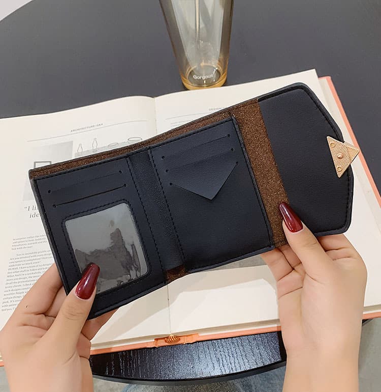 コンパクト 財布 キラキラ輝く ハート留め金 三つ折り財布