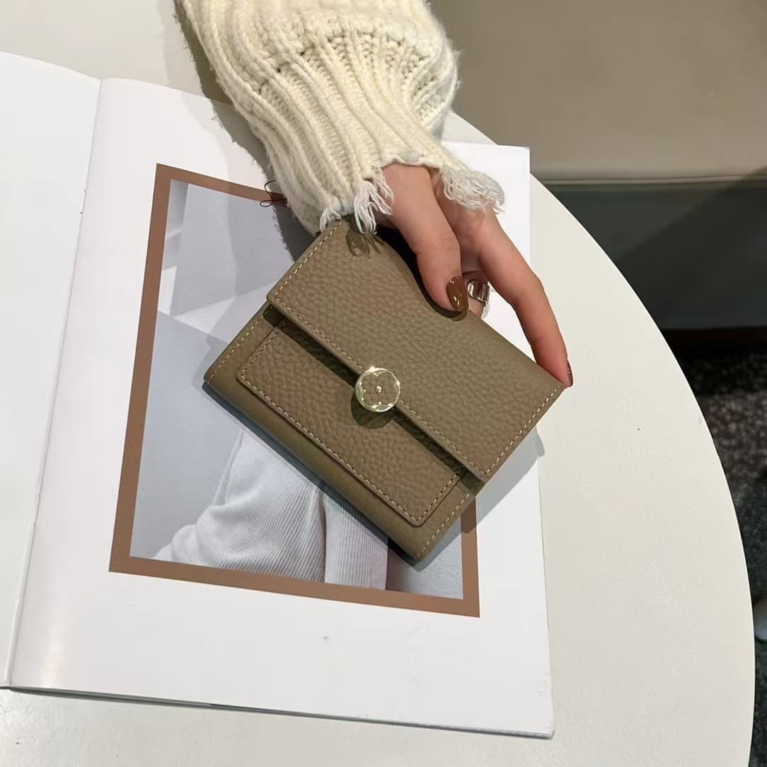 コンパクト 財布 上品な型押し三つ折りミニ財布