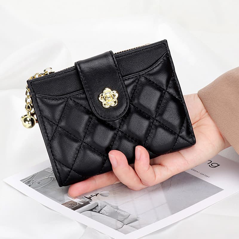 コンパクト 財布 キルティング柄 花モチーフ 二つ折りミニ財布