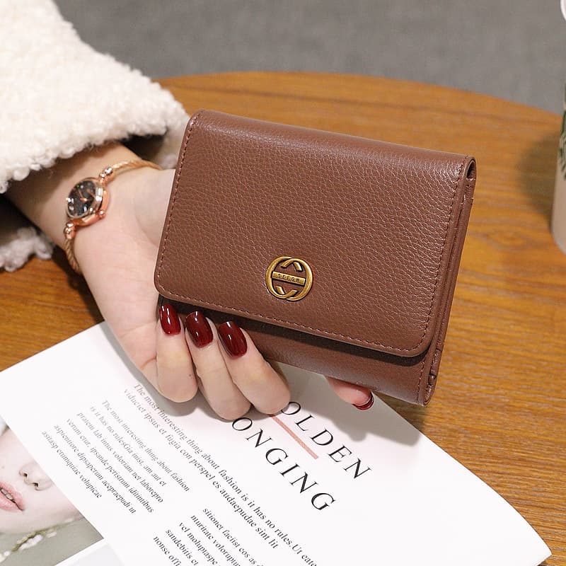 コンパクト 財布 上品な型押し三つ折りミニ財布