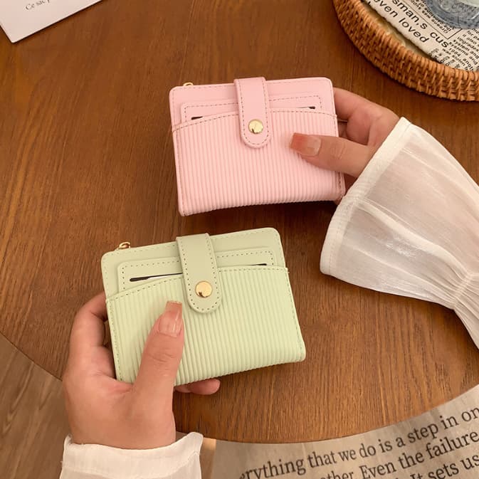 コンパクト 財布 レディース 縦しま模様 薄型軽量 二つ折り短財布