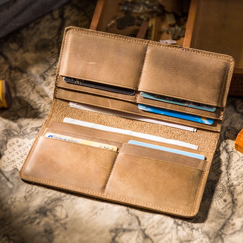 コンパクト 財布 匠の技が光る伝統的な本革長財布