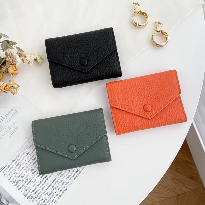 コンパクト財布 上質な手触りのコンパクト財布