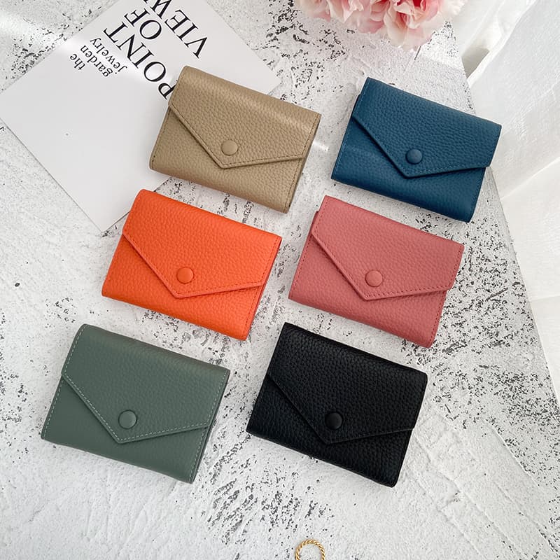 コンパクト財布 上質な手触りのコンパクト財布