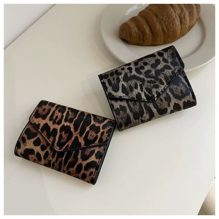 コンパクト 財布 ヒョウ柄型押し三つ折りミニ財布