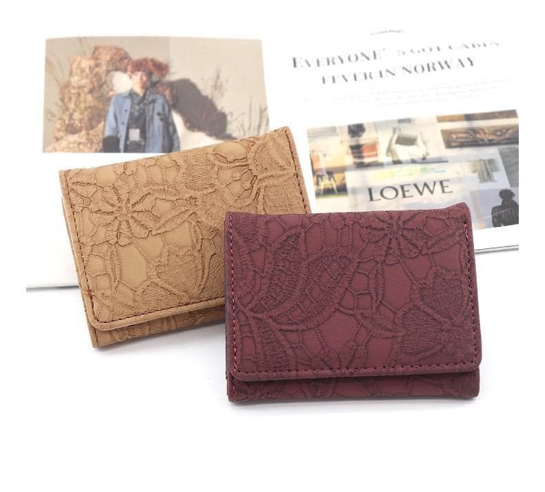 コンパクト財布 花柄レース刺繍入り三つ折り財布