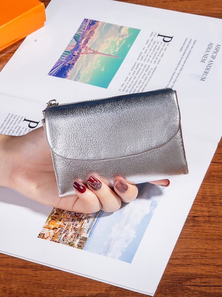 コンパクト 財布 光沢メタリック三つ折りミニ財布