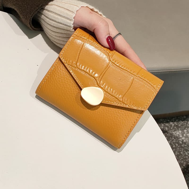 コンパクト財布 クロコ型押し ゴールドクラスプ 三つ折り財布