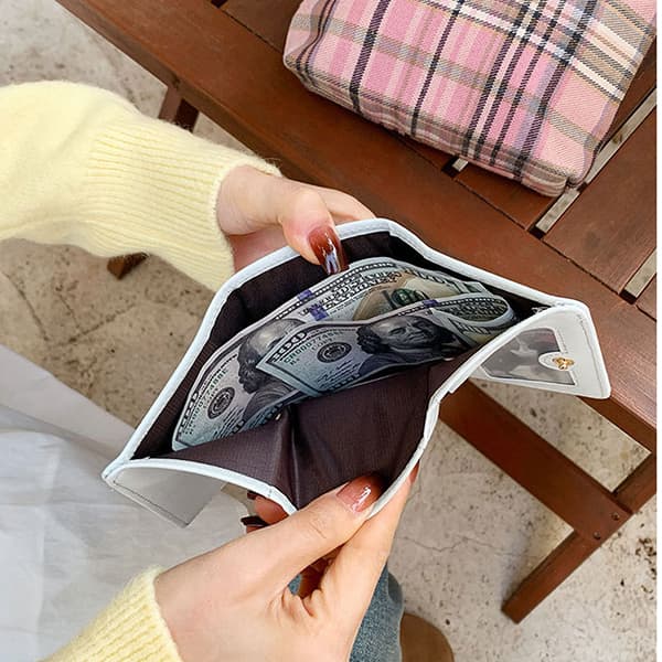 コンパクト 財布 レディース 型押し加工 薄型軽量 三つ折り財布