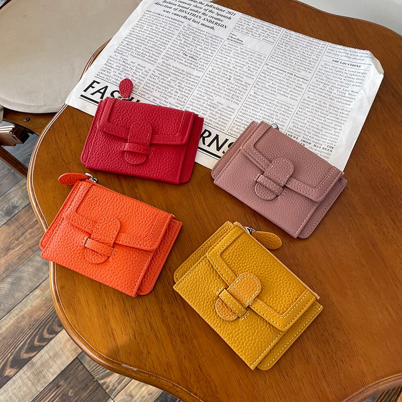 コンパクト財布 高級感あふれる三つ折りコンパクト財布