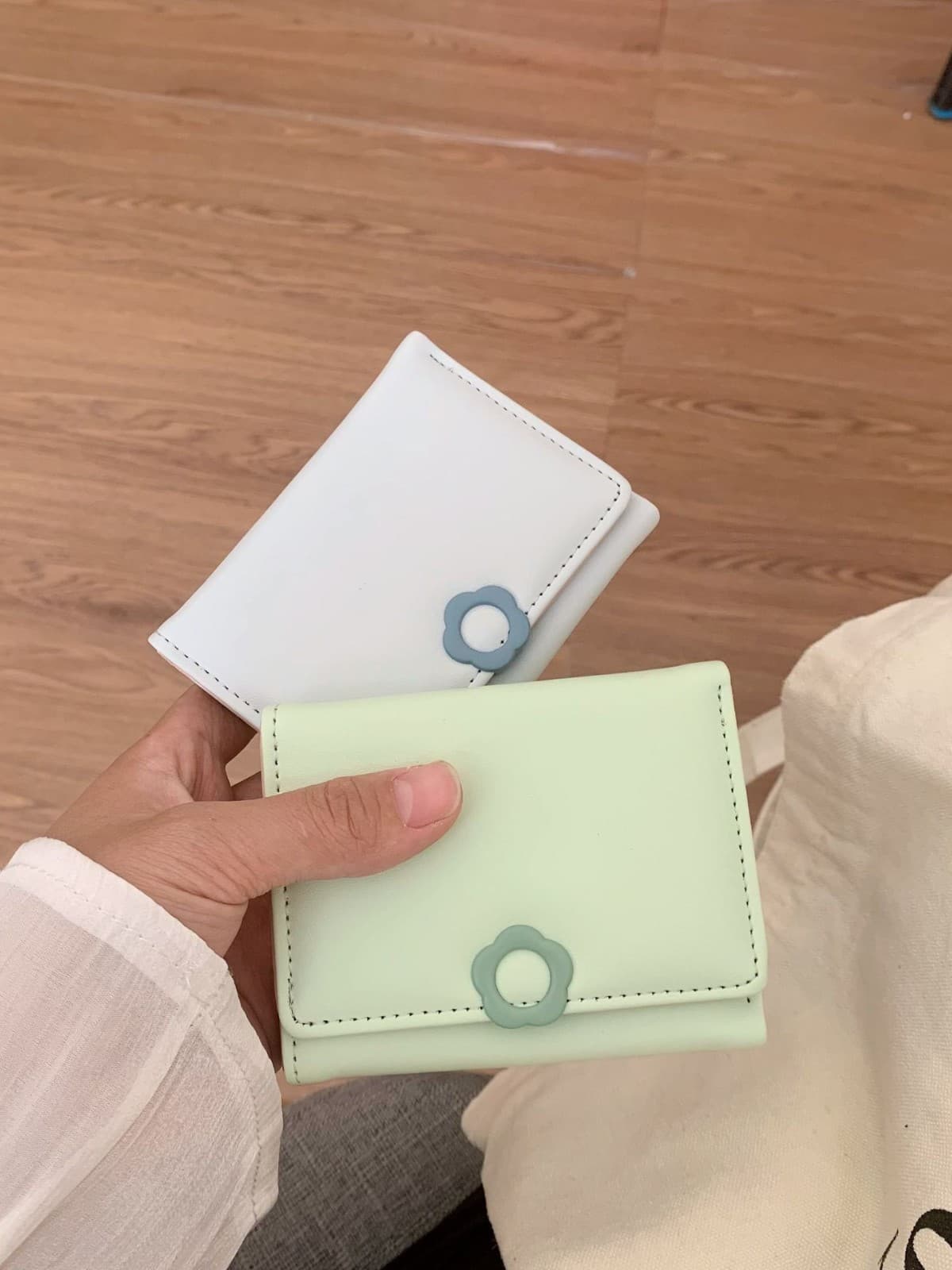 コンパクト 財布 三つ折り フラワークラスプ ミニ財布