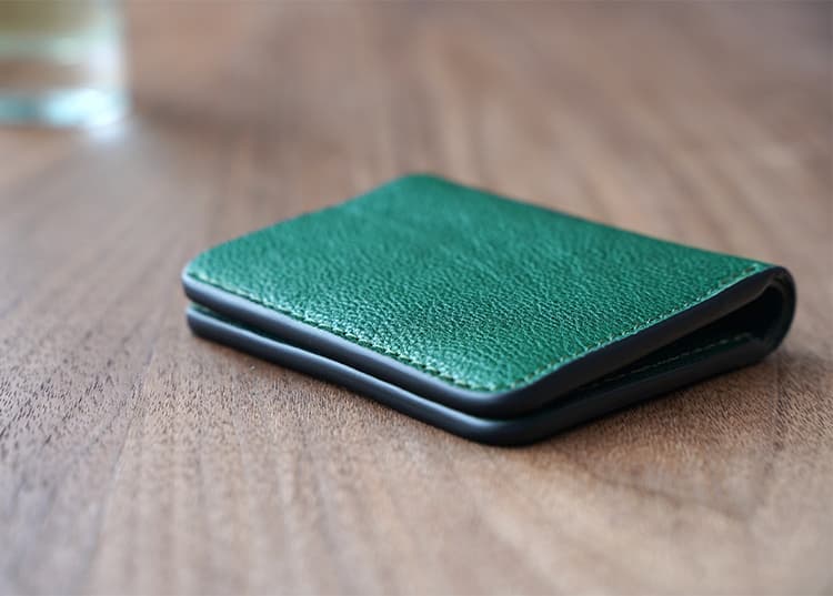 コンパクト 財布 手のひらサイズ本革二つ折り財布