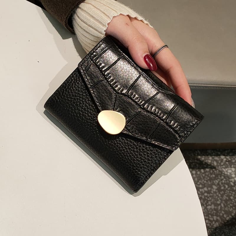 コンパクト財布 クロコ型押し ゴールドクラスプ 三つ折り財布