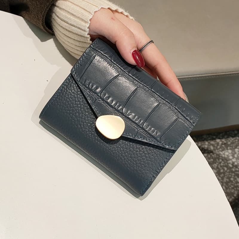 コンパクト財布 クロコ型押し ゴールドクラスプ 三つ折り財布